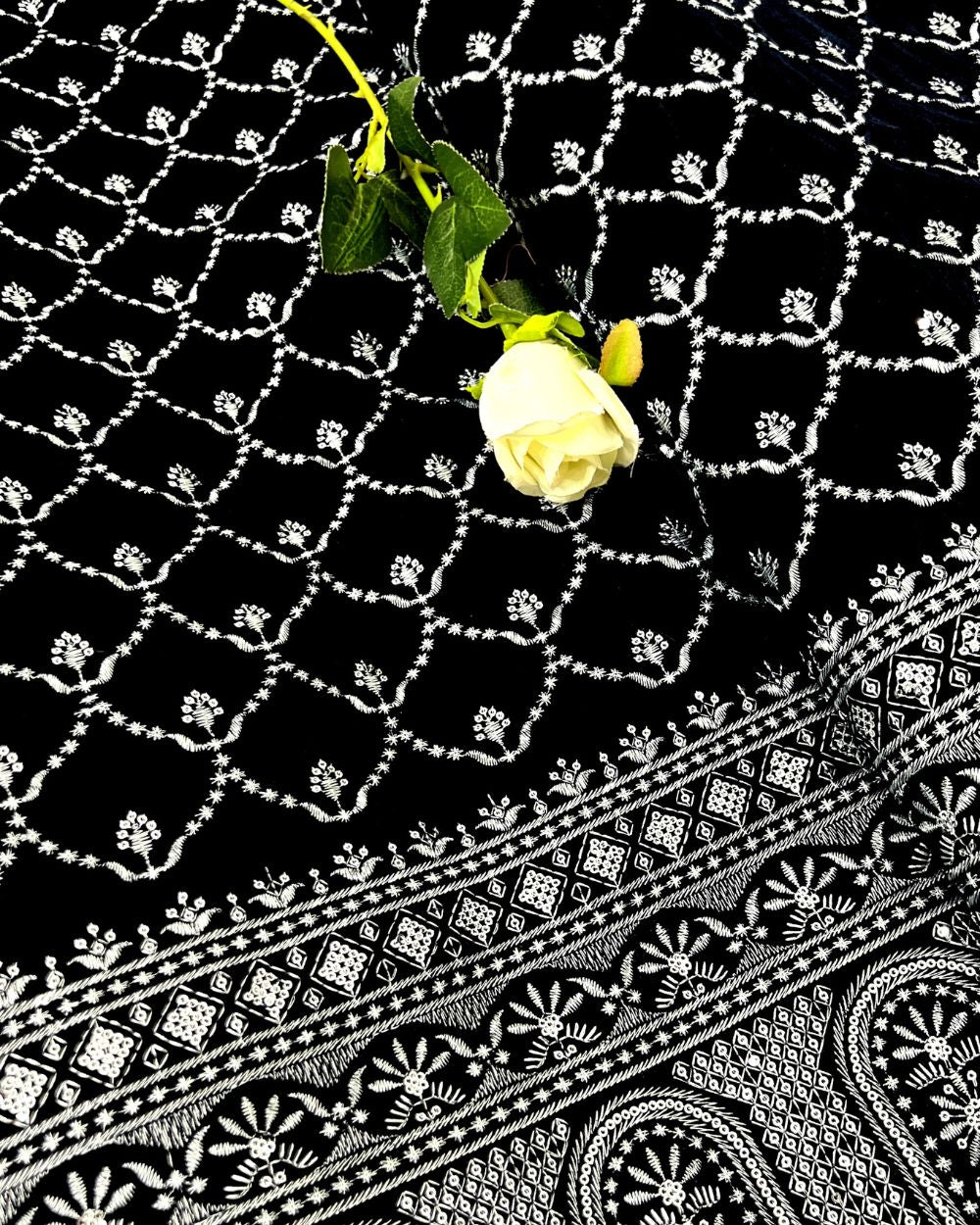 Border Velvet Work Black Colour 55 Inches Width