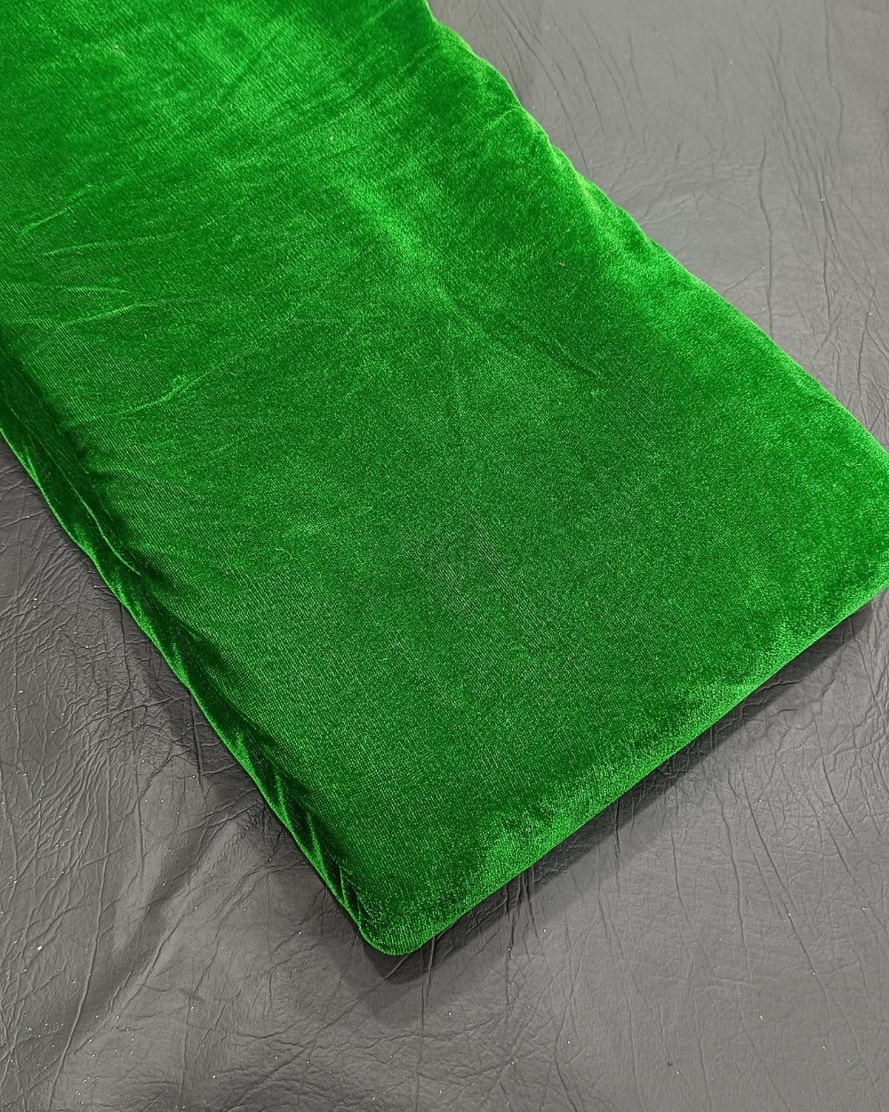 Plain Velvet Green Colour 60 Inches Width