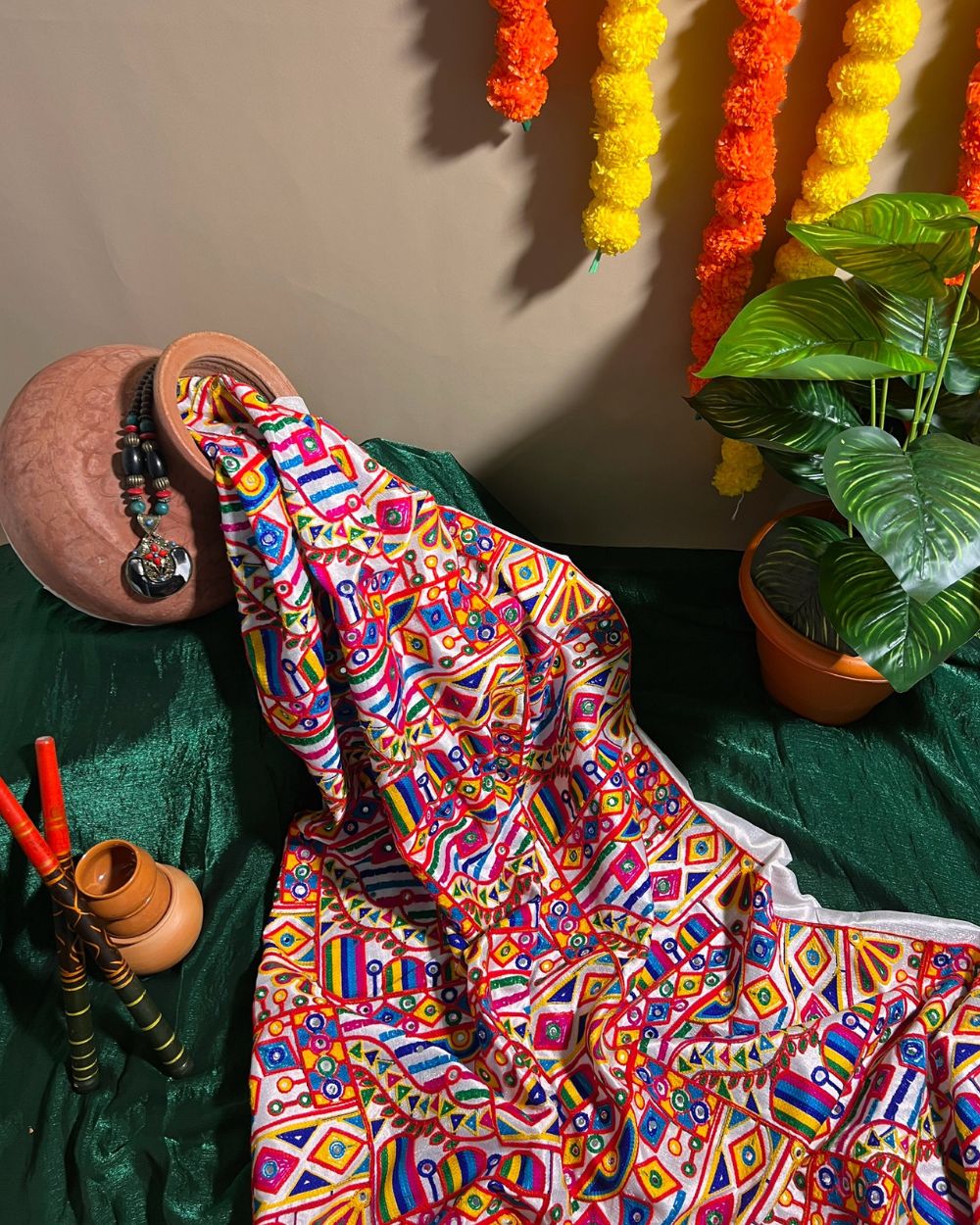 Mulberry Gamthi(Rajasthani) Work White(Multicolor) 45 Inches Width