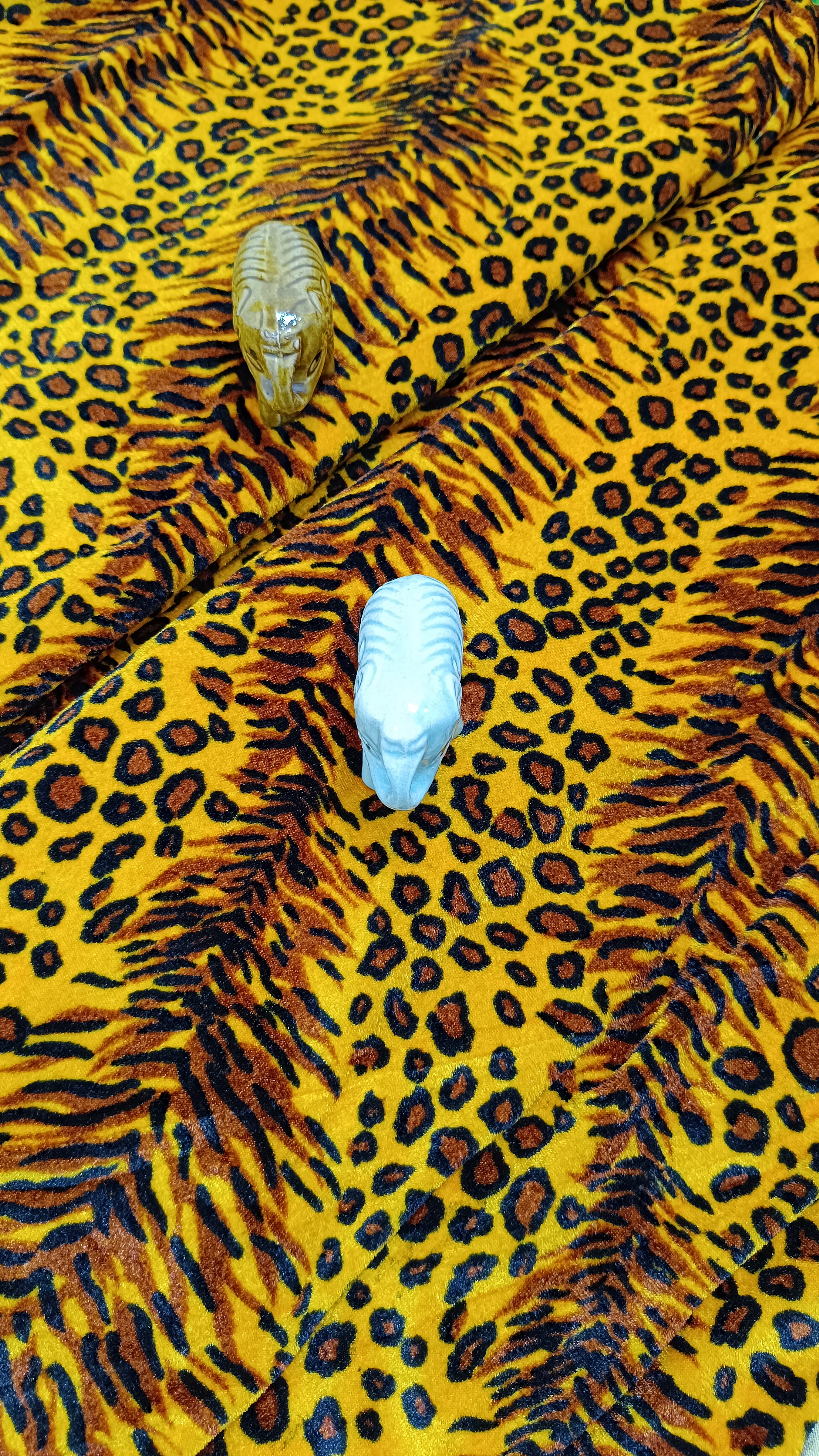 Velvet Print Yellow Colour 60 Inches Width