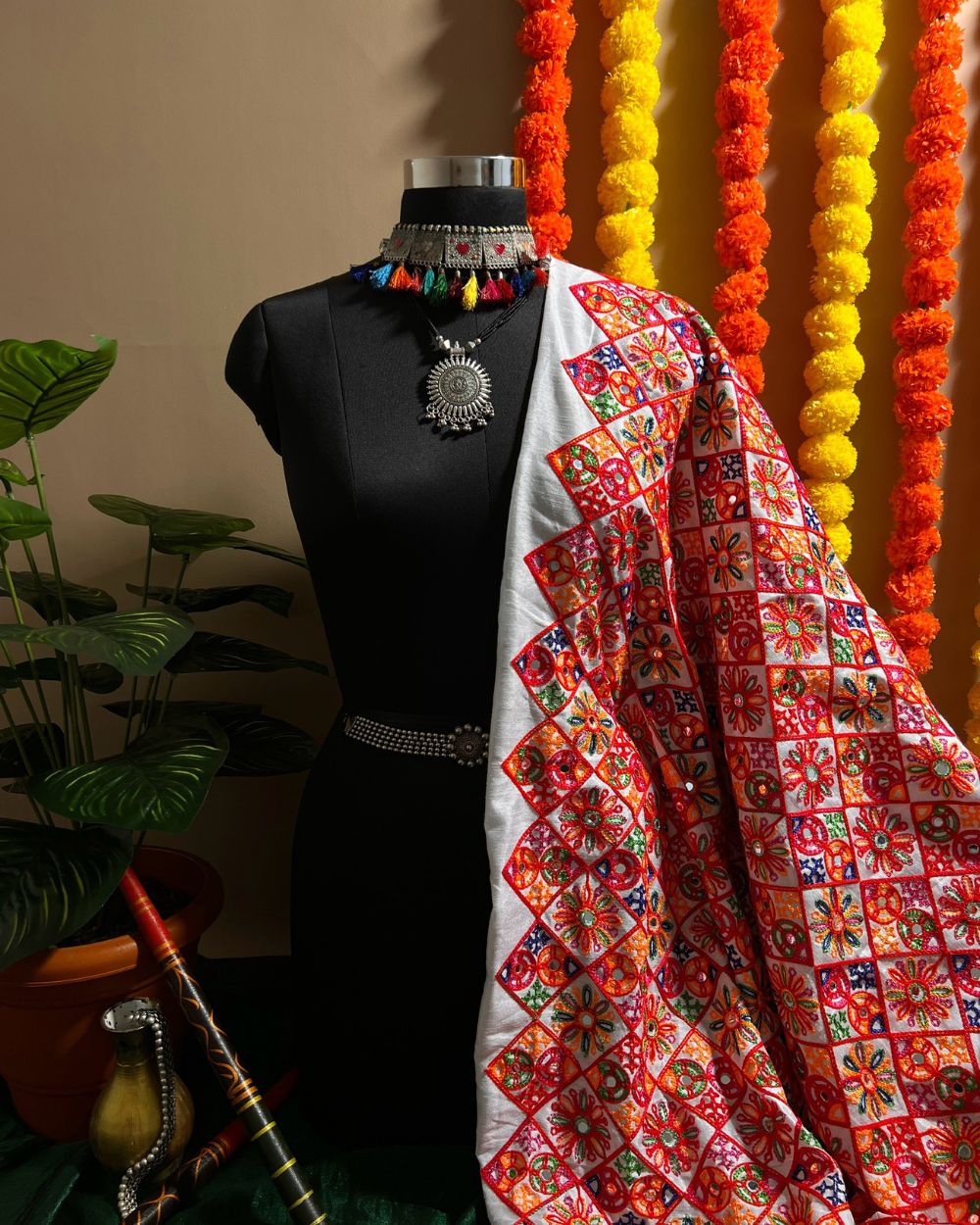 Mulberry Gamthi(Rajasthani) Work White(Multicolor) 45 Inches Width