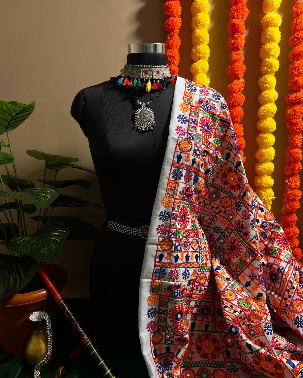 Mulberry Gamthi(Rajasthani) Work White(Multicolor) 45 Inches Width