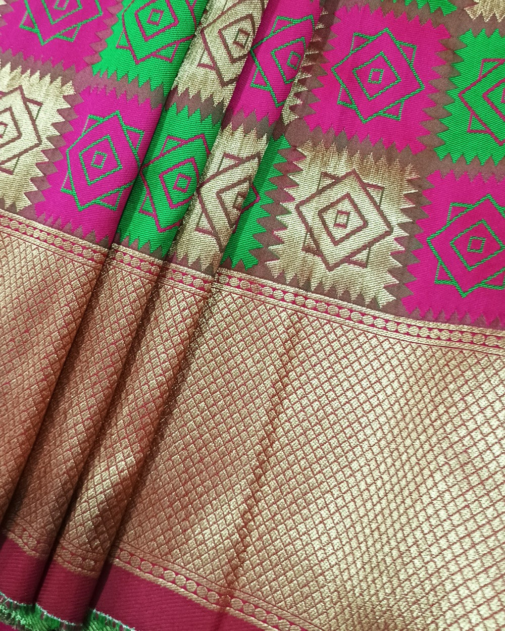 Banarasi Multicolor 47 Inches Width